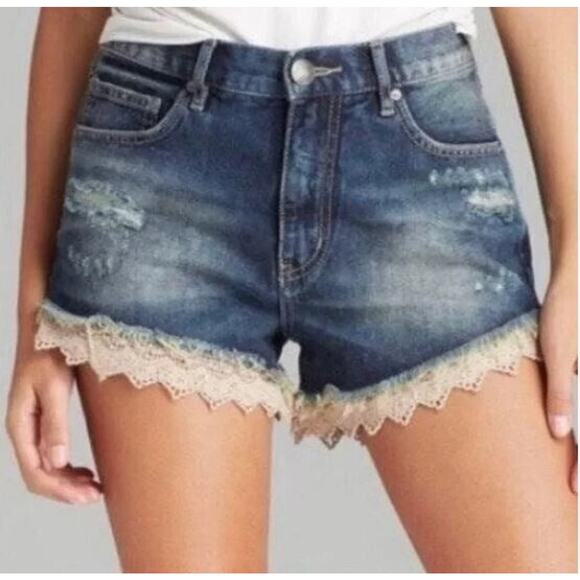 Free People Size 27 Light Wash Lacey Lace Button Zip Cotton Denim Jean Shorts - Picture 2 of 8